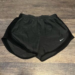 Dark gray/black Nike shorts | medium